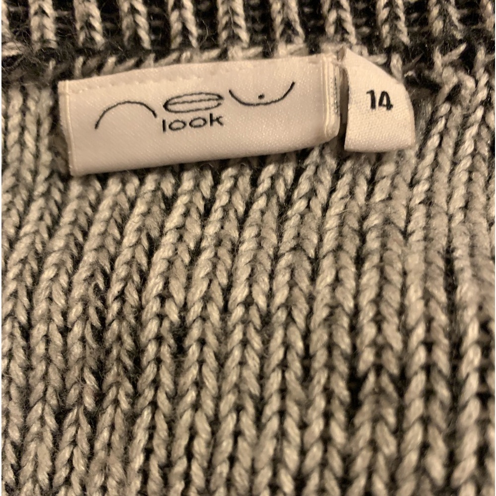 New look size 14 skull sweater - Picture 3 of 3